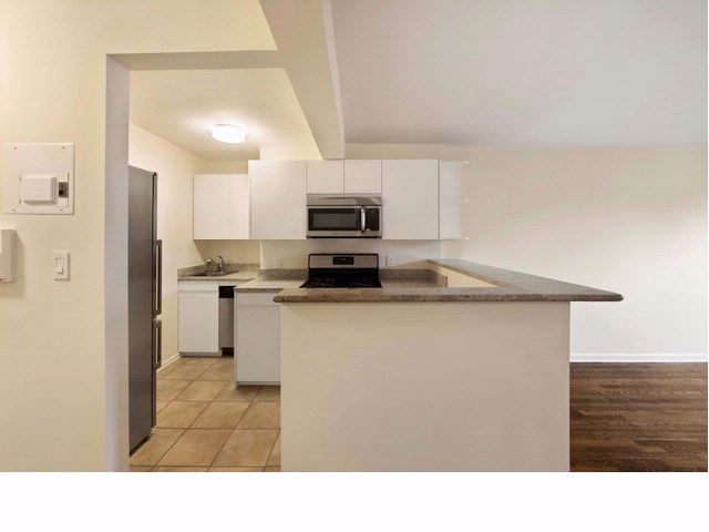 229 E 28th St-Unit -6M in New York, NY - Building Photo - Building Photo