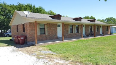 803 W Bells Blvd in Bells, TX - Building Photo - Building Photo