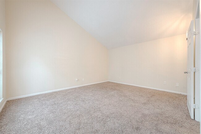 15910 Tumbling Rapids Dr in Houston, TX - Building Photo - Building Photo