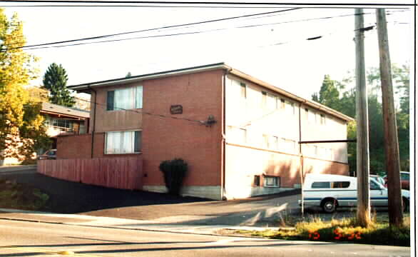 Bilmar Apartments in Seattle, WA - Building Photo