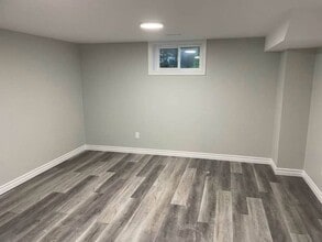 23 Woodman Dr in Brantford, ON - Building Photo - Building Photo