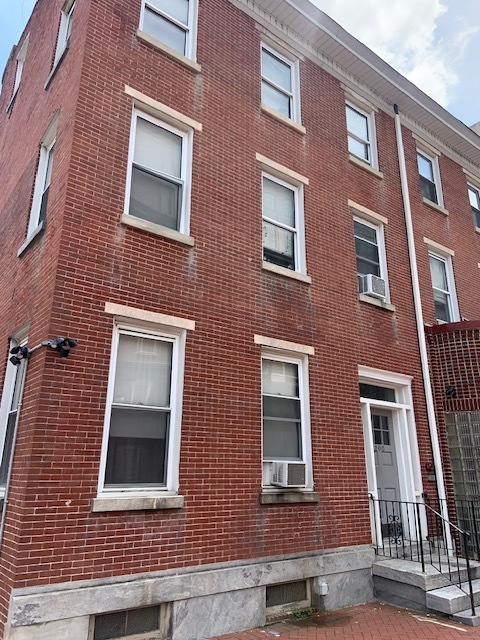 200 W Market St in West Chester, PA - Building Photo