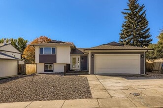 832 21st St SW in Loveland, CO - Foto de edificio - Building Photo