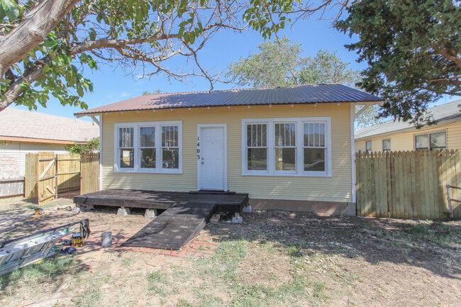 property at 1403 Nolan St