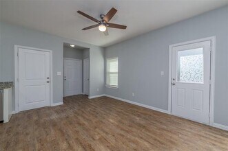 2030 Brookes St in Fort Worth, TX - Building Photo - Building Photo