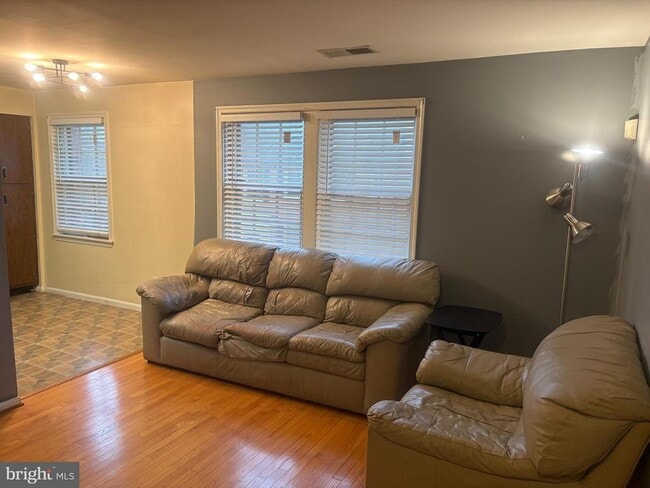 property at 2107 Fort Davis St SE