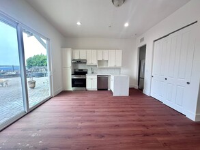 3 Adair Way, Unit 1 in Hayward, CA - Building Photo - Building Photo