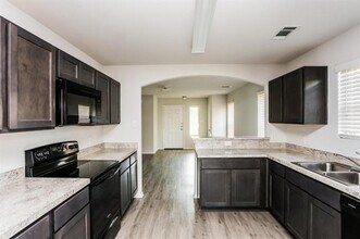 1407 Matthew Dr in Ennis, TX - Building Photo - Building Photo