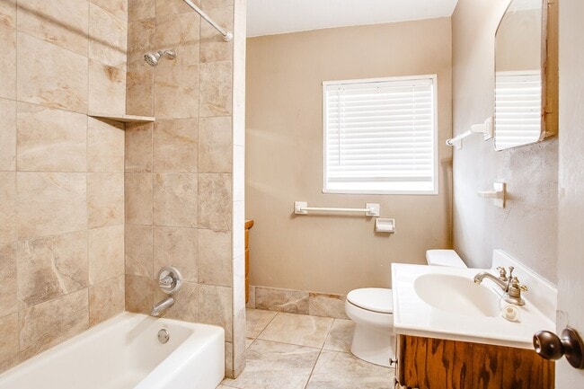 3319 25th St in Lubbock, TX - Foto de edificio - Building Photo