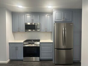81 Carroll St-Unit -1 in Poughkeepsie, NY - Foto de edificio - Building Photo
