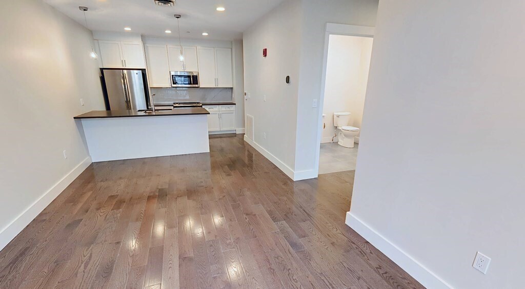 434 McGrath Hwy in Somerville, MA - Building Photo