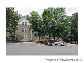 6792 Willowbrook Dr in Fayetteville, NC - Building Photo