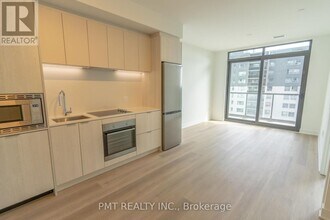 86 Dundas St E in Mississauga, ON - Building Photo - Building Photo