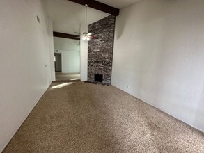 9124 Nasreen Dr in Sacramento, CA - Building Photo - Building Photo