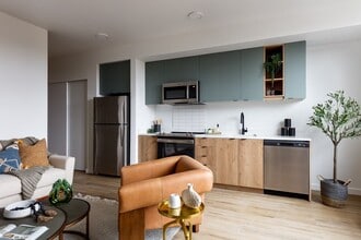 Strata in Bend, OR - Foto de edificio - Building Photo