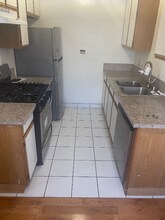 5853 Virginia Ave in Los Angeles, CA - Foto de edificio - Building Photo