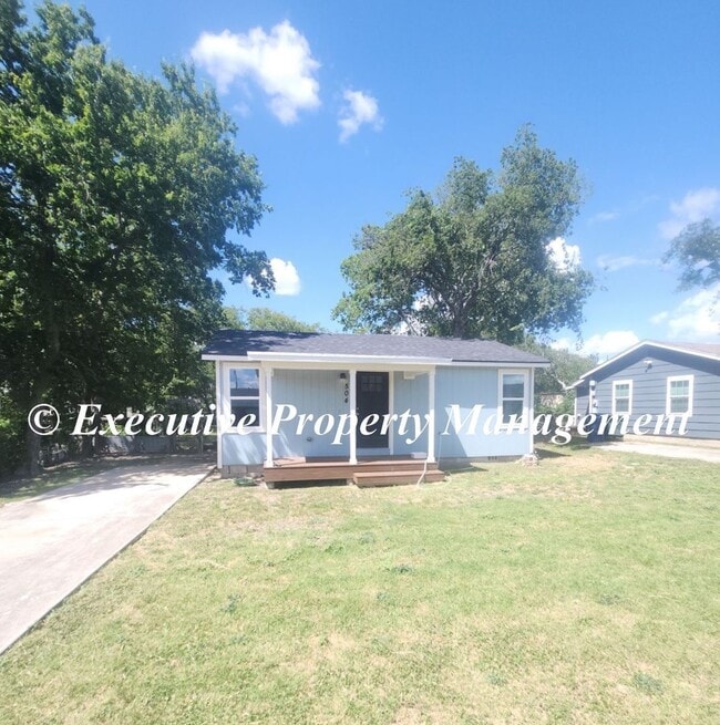 property at 504 W Avenue A