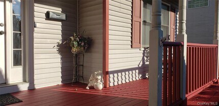 28 Carley Ave in Huntington, NY - Building Photo - Building Photo