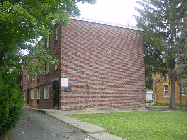 749 Wethersfield Ave in Hartford, CT - Foto de edificio - Building Photo