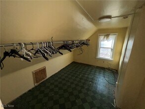 10538 Helena Ave in Cleveland, OH - Foto de edificio - Building Photo