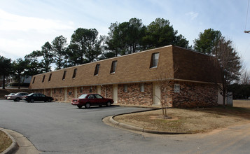 Crestview Apartments in Jacksonville, AR - Building Photo - Building Photo