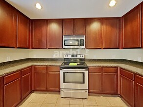 455 Dolly Dr in Converse, TX - Building Photo - Building Photo