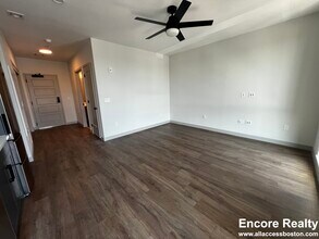 80 Rugg Rd in Boston, MA - Foto de edificio - Building Photo