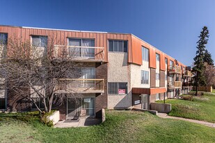 Dwintona in Edmonton, AB - Building Photo