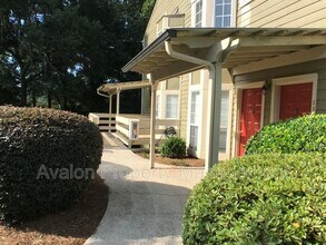 1104 Riverview Dr in Marietta, GA - Building Photo - Building Photo