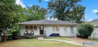 2702 Evergreen St SE in Huntsville, AL - Building Photo