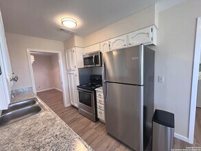 1410 Colleen Dr in Canyon Lake, TX - Building Photo - Building Photo