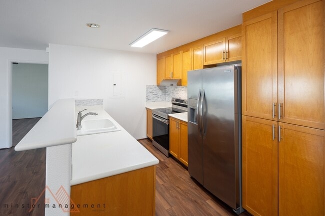 7080 Hawaii Kai Dr in Honolulu, HI - Foto de edificio - Building Photo