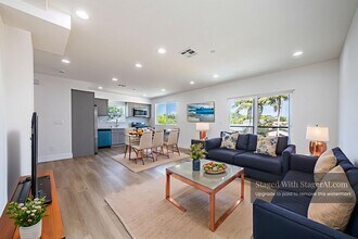 2055 S Garth Ave in Los Angeles, CA - Building Photo - Building Photo