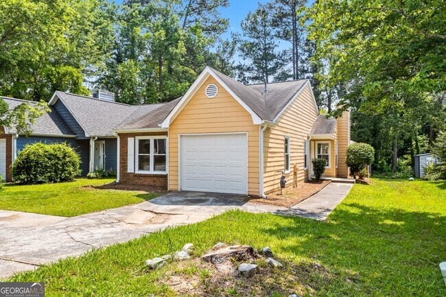7973 Woodlake Dr in Riverdale, GA - Building Photo - Building Photo
