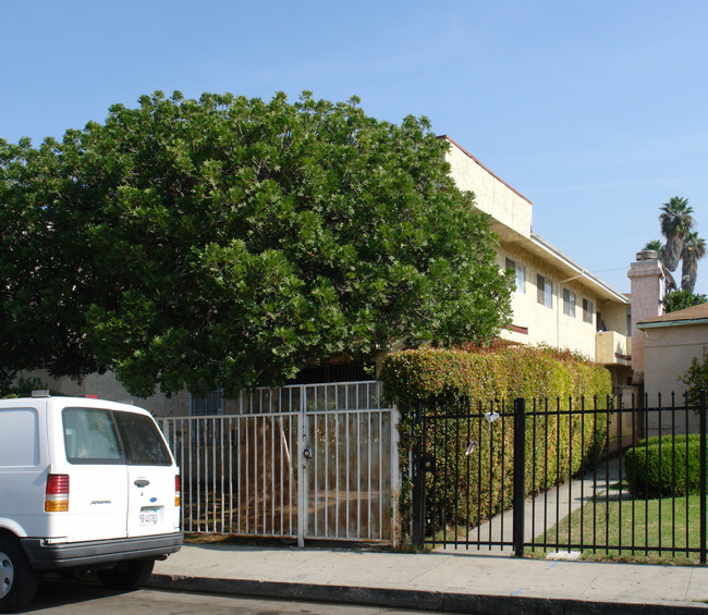 1942 S Corning St in Los Angeles, CA - Building Photo - Building Photo