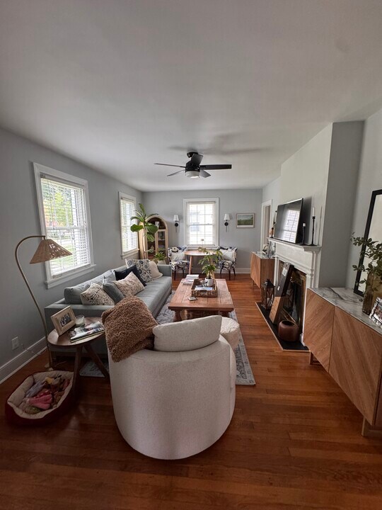 111 Matoaka Ct, Unit Apt A in Williamsburg, VA - Building Photo