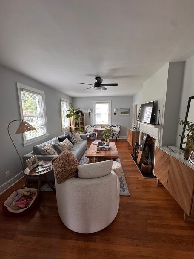 111 Matoaka Ct, Unit Apt A