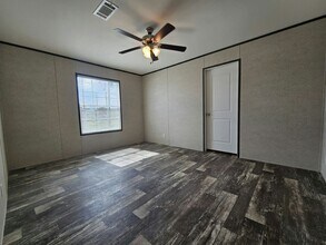 1023 Myakka Dr in North Fort Myers, FL - Building Photo - Building Photo