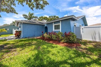 7089 121st Ave in Largo, FL - Building Photo - Building Photo
