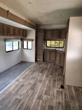 806 Yaupon Dr in Caldwell, TX - Building Photo - Building Photo