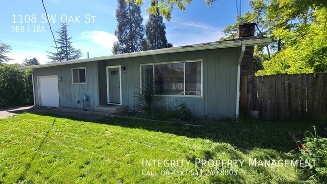 1108 SW Oak St in Grants Pass, OR - Building Photo - Building Photo
