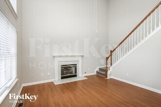 4673 Devencrest Ln in Buford, GA - Foto de edificio - Building Photo