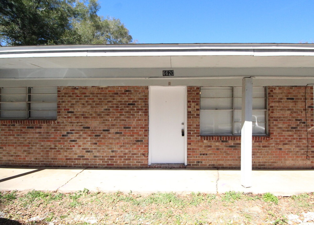 6620 Applegate St in Milton, FL - Building Photo