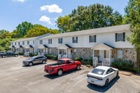 Twin Oaks in Calhoun, GA - Building Photo - Building Photo