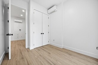 379 Hawthorne St, Unit 1B in Brooklyn, NY - Building Photo - Building Photo