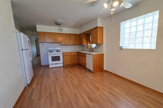 7126 W Jarvis Ave in Niles, IL - Building Photo - Building Photo