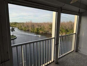 1537 E Hillsboro Blvd in Deerfield Beach, FL - Building Photo - Building Photo