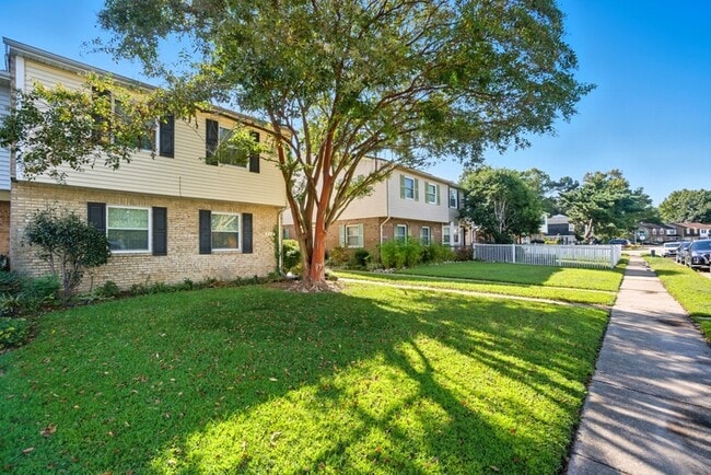 712 Biltmore Dr in Virginia Beach, VA - Building Photo - Building Photo