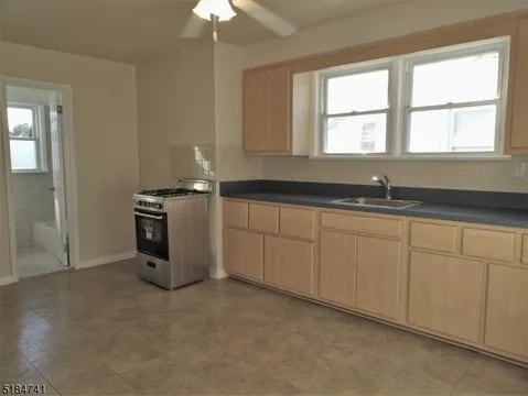 41 E 8th St in Clifton, NJ - Building Photo - Building Photo