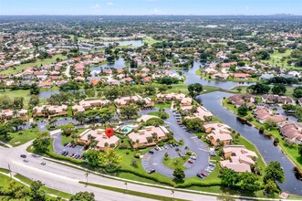 8725 Azalea Ct-Unit -204 in Tamarac, FL - Foto de edificio - Building Photo